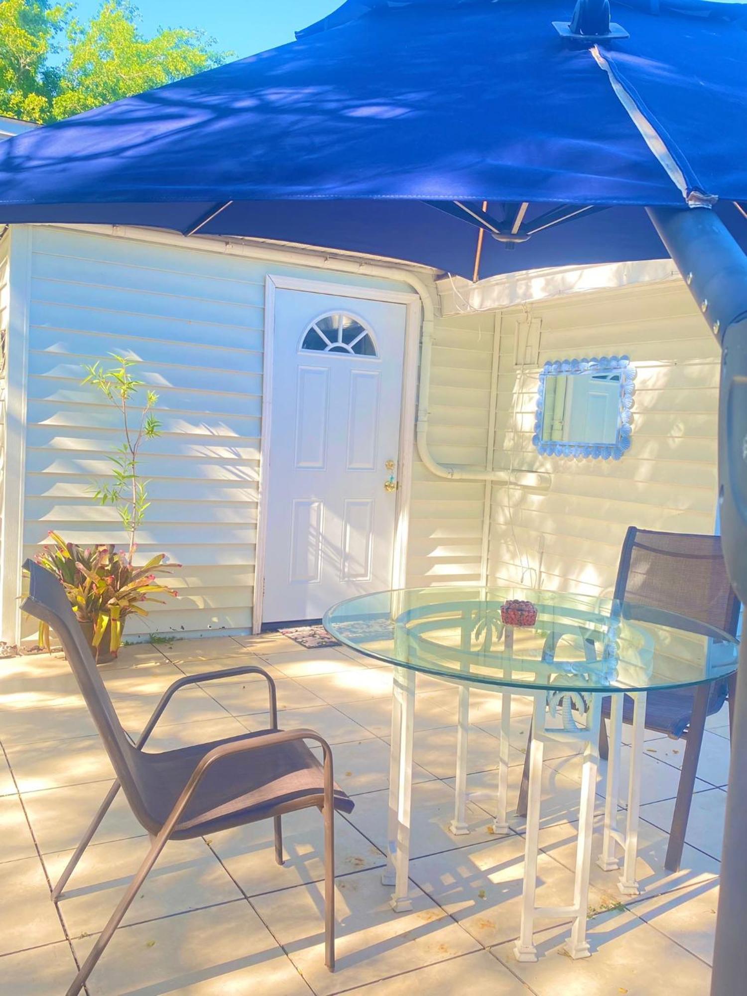 Cozy Studio Only 10 Minutes By Car Of Siesta Key Сарасота Екстериор снимка