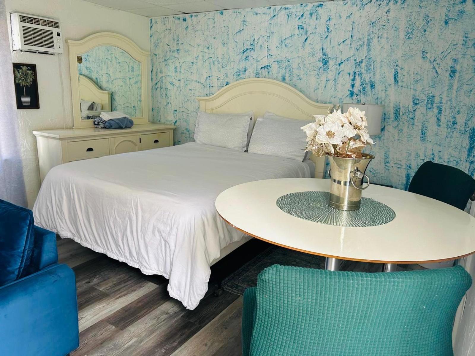 Cozy Studio Only 10 Minutes By Car Of Siesta Key Сарасота Екстериор снимка